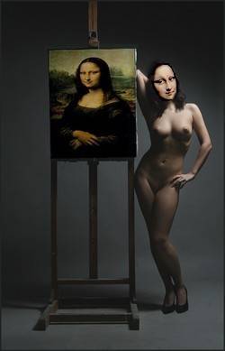 Mona Lisa - Mona Lisa on exhibit