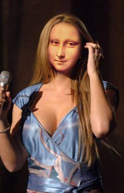 Mona on Stage